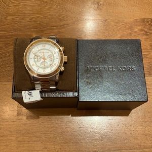 Michael kors watch NEVER USED.